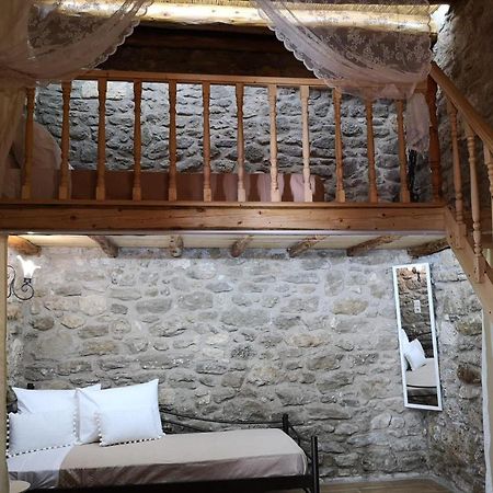 M&M Stone-Village House-Family-Vintage لينثوس المظهر الخارجي الصورة