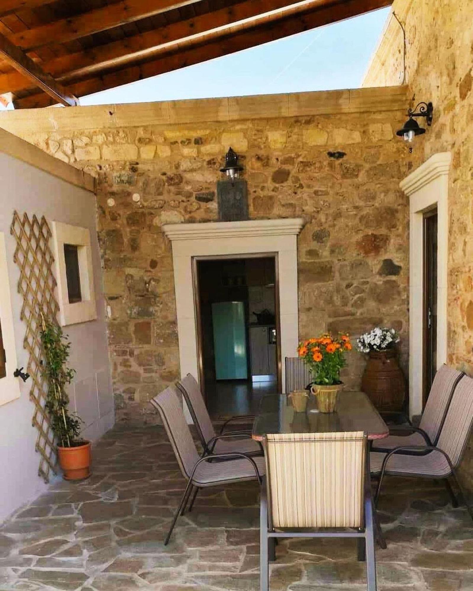 M&M Stone-Village House-Family-Vintage لينثوس المظهر الخارجي الصورة