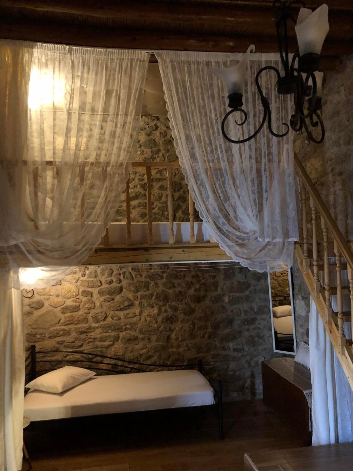 M&M Stone-Village House-Family-Vintage لينثوس المظهر الخارجي الصورة