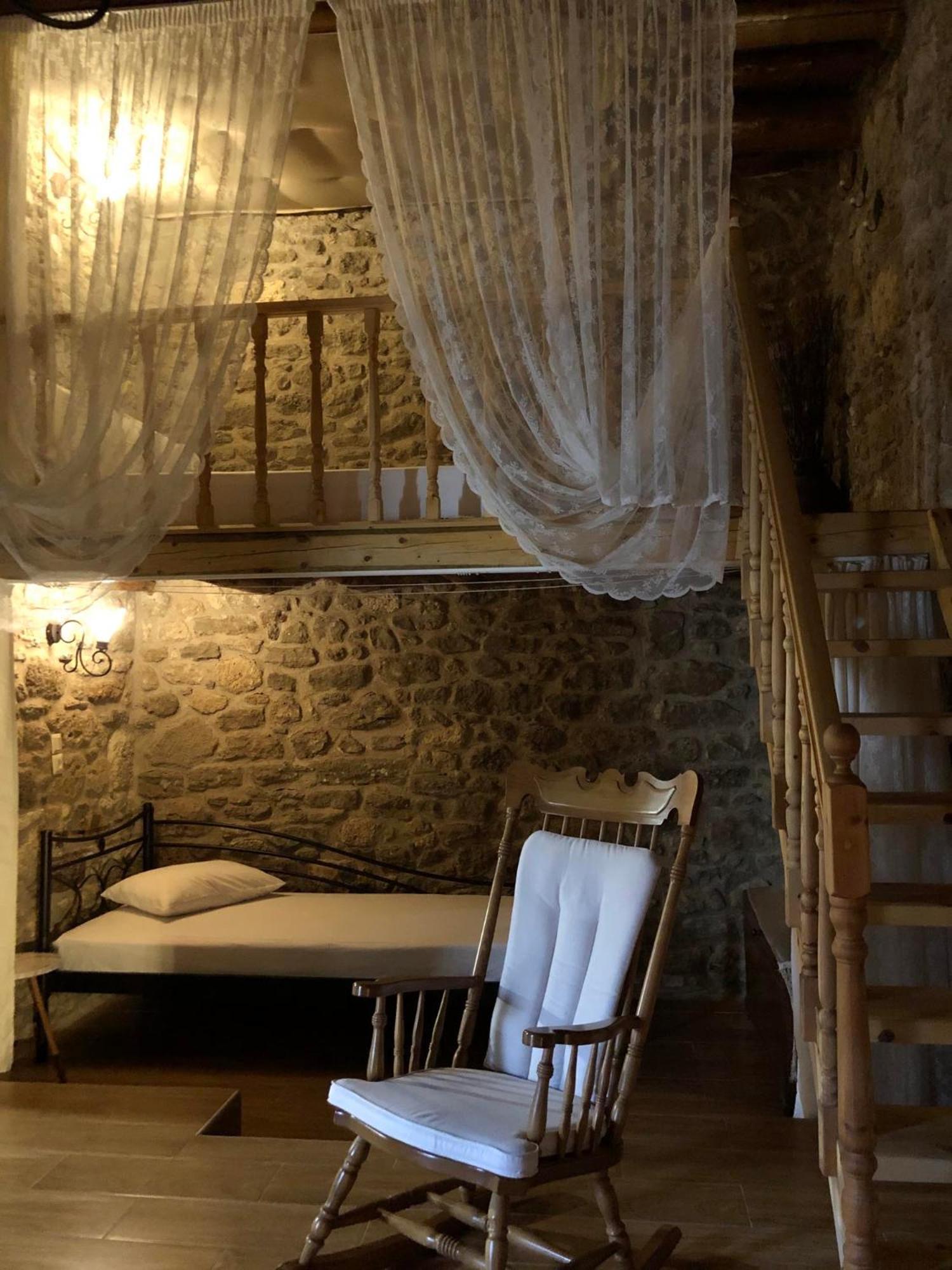 M&M Stone-Village House-Family-Vintage لينثوس المظهر الخارجي الصورة