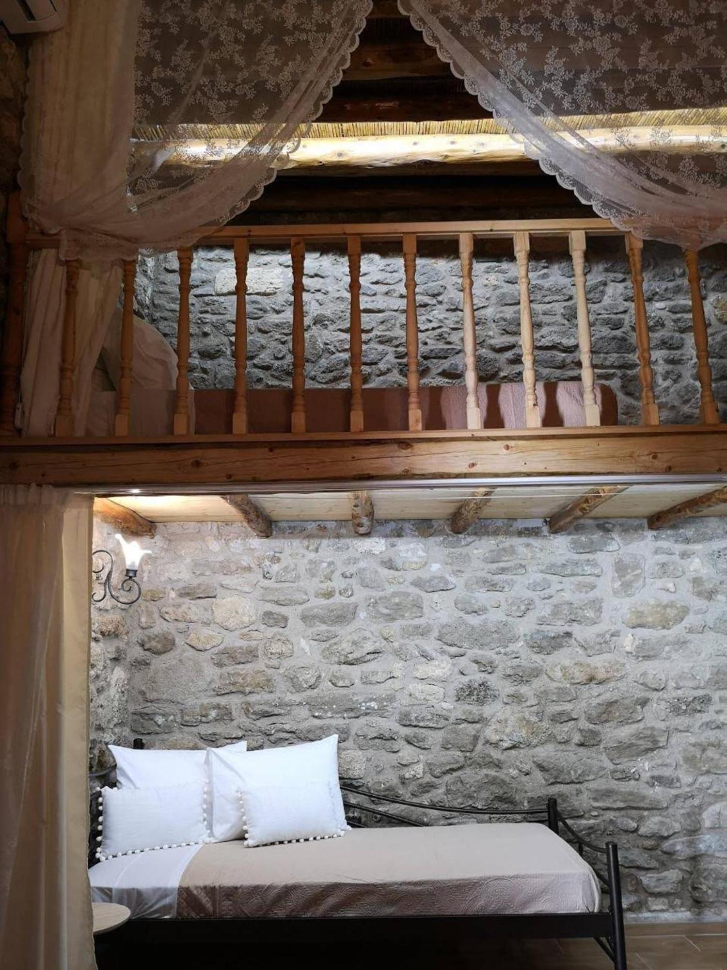 M&M Stone-Village House-Family-Vintage لينثوس المظهر الخارجي الصورة