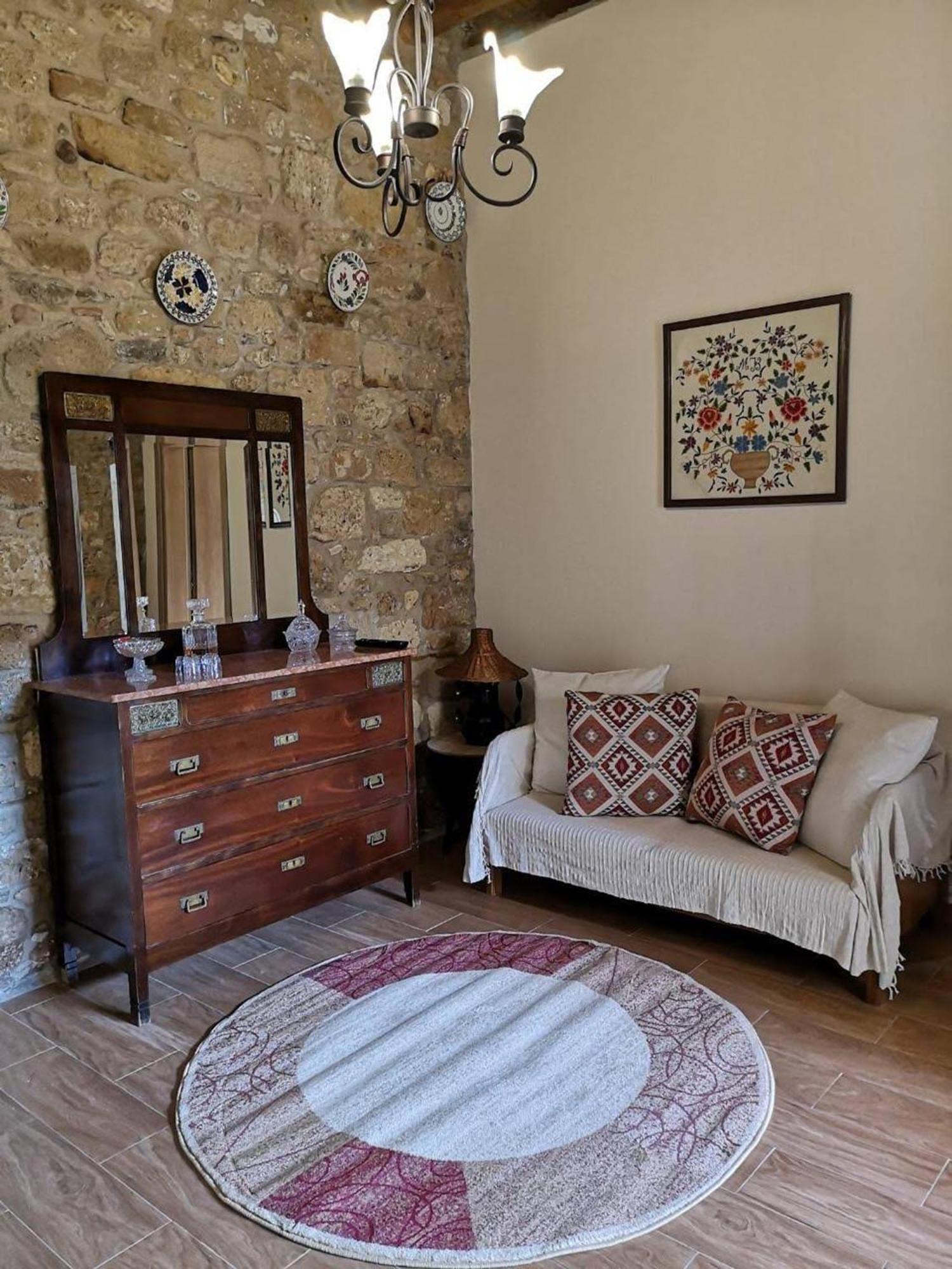 M&M Stone-Village House-Family-Vintage لينثوس المظهر الخارجي الصورة